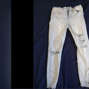 Womens juniors Size 7 distressed light skinny jeans